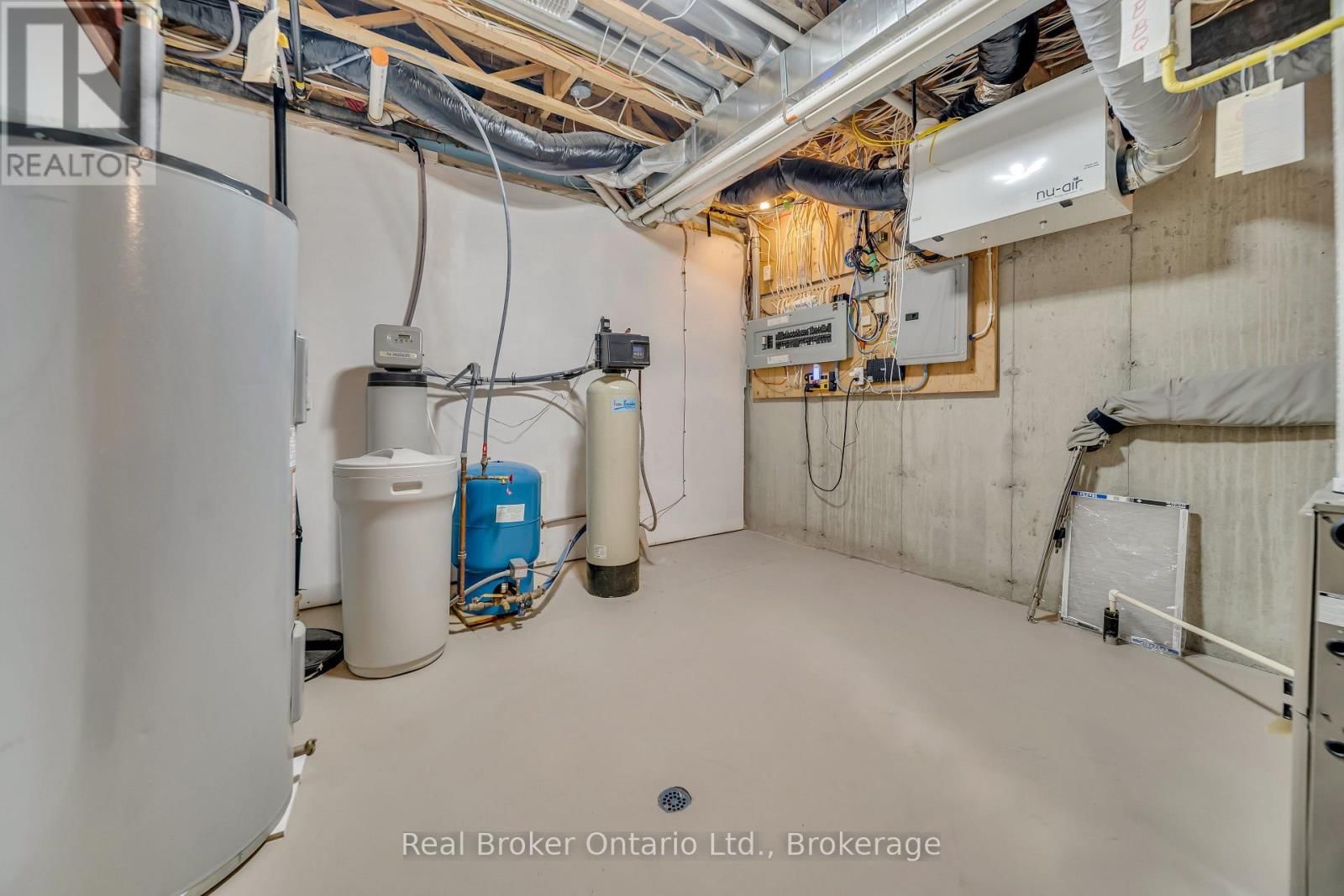 4760 NASSAGAWEYA-PUSLINCH TOWNLINE Image 44