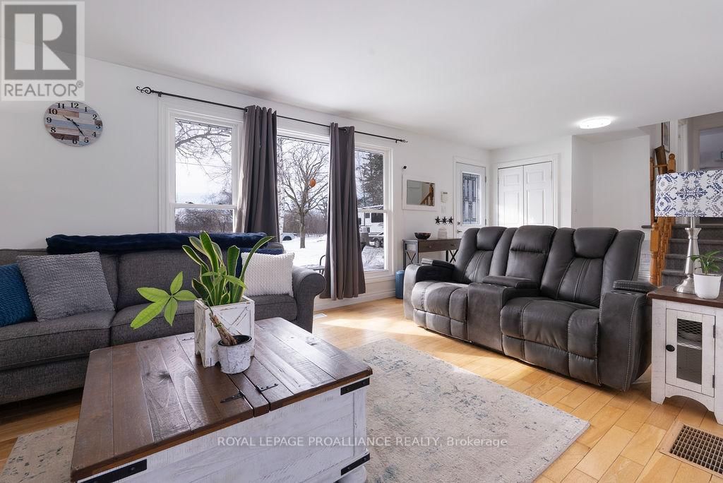 202 HUNTINGWOOD DRIVE Image 12