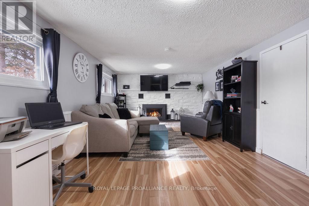 202 HUNTINGWOOD DRIVE Image 27