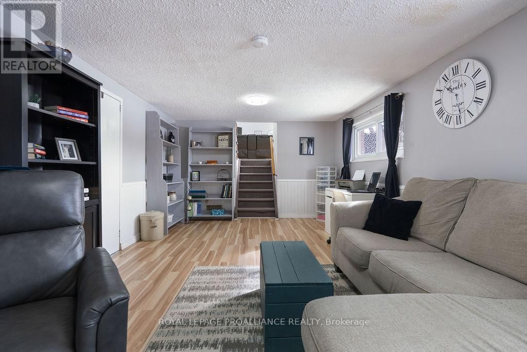 202 HUNTINGWOOD DRIVE Image 28