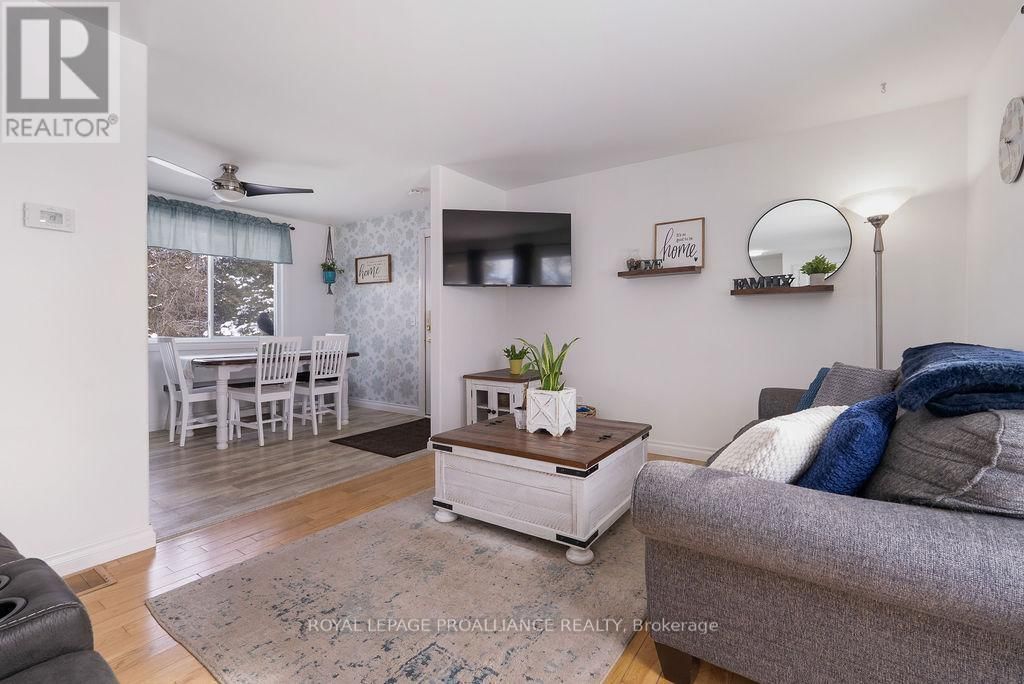 202 HUNTINGWOOD DRIVE Image 9