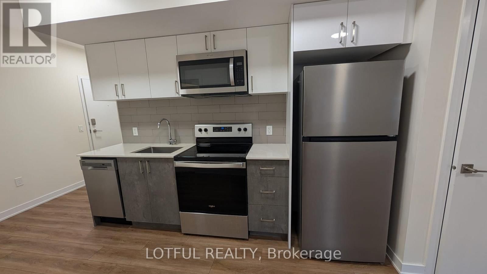 B03 - 630 CHURCHILL AVENUE NORTH Image 5