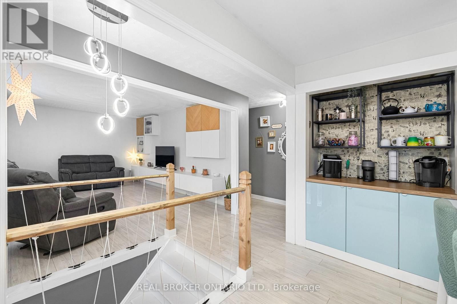 179 WELLINGTON STREET Image 10