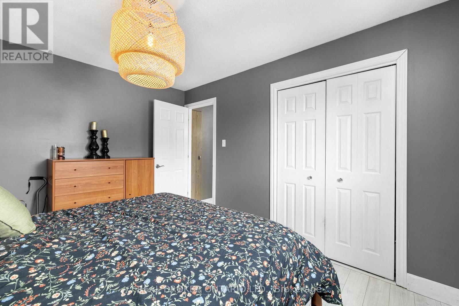 179 WELLINGTON STREET Image 17