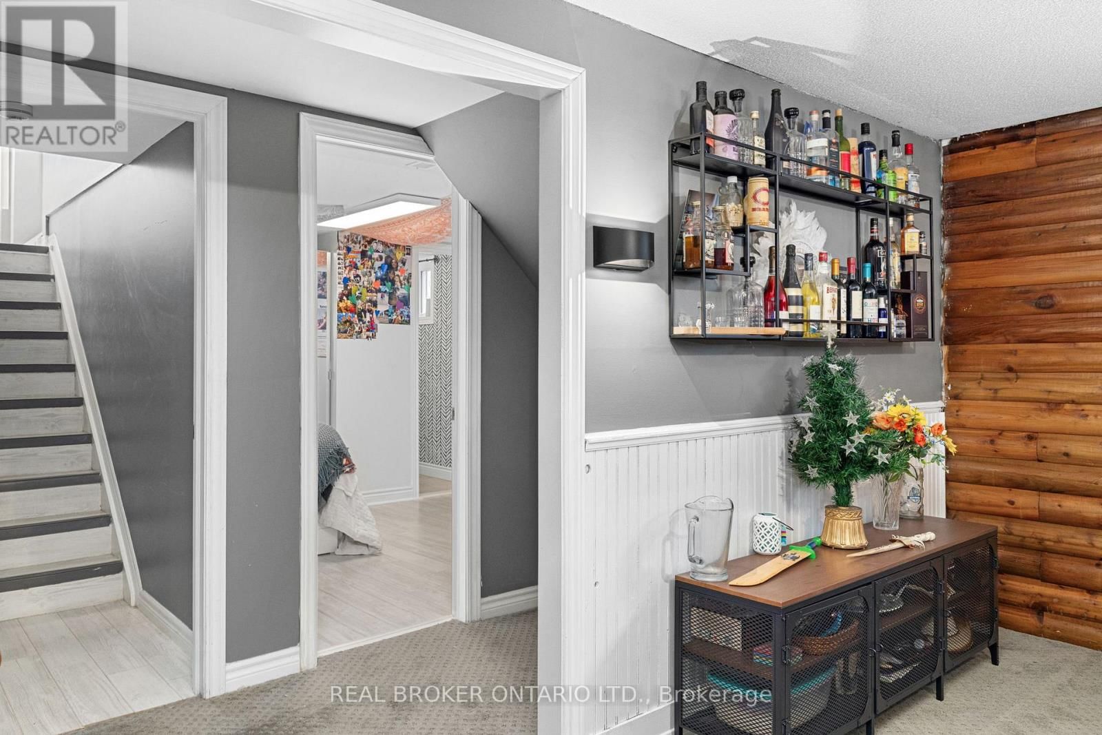 179 WELLINGTON STREET Image 25