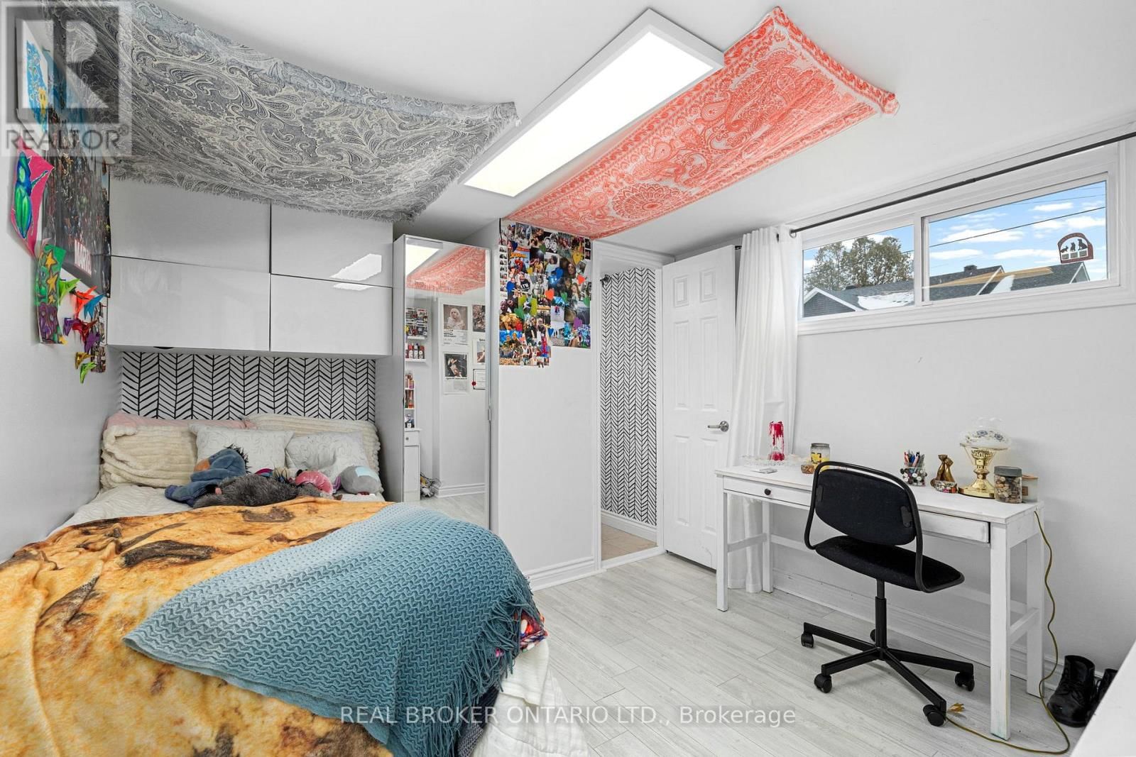 179 WELLINGTON STREET Image 26