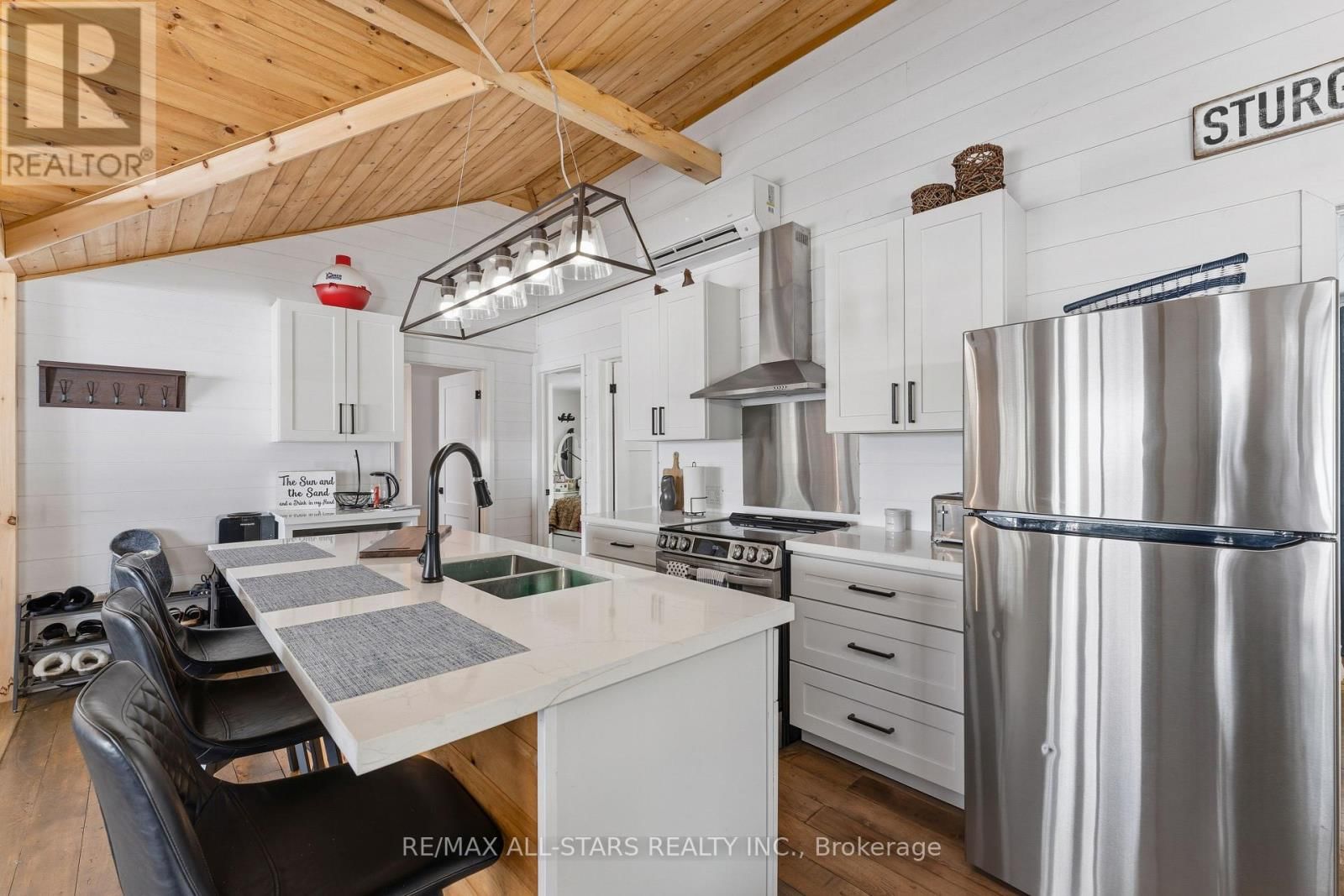 112 STURGEON GLEN ROAD Image 14