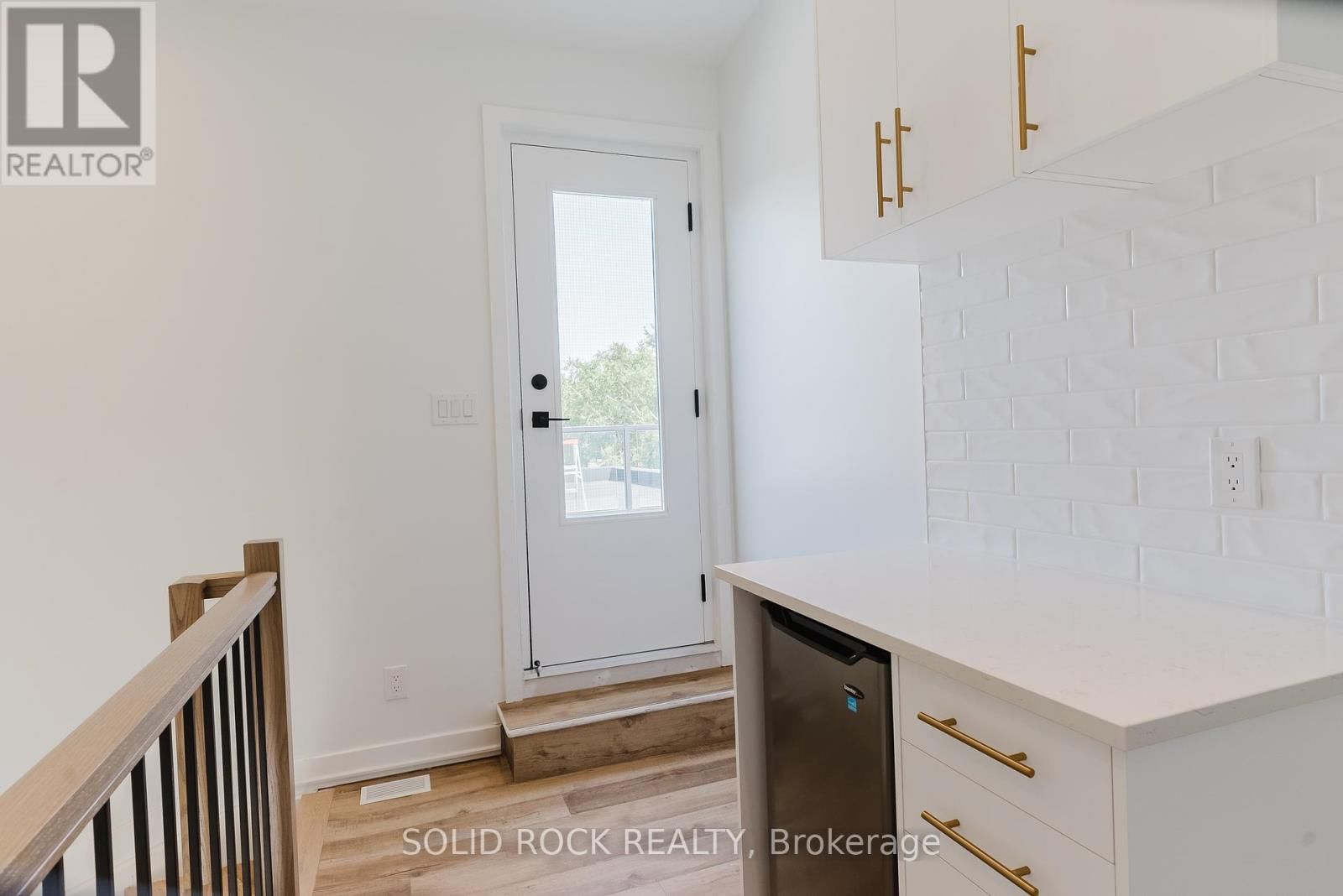 845 CHAMPLAIN STREET Image 17