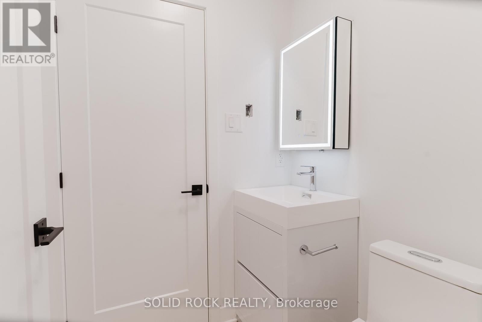 845 CHAMPLAIN STREET Image 18