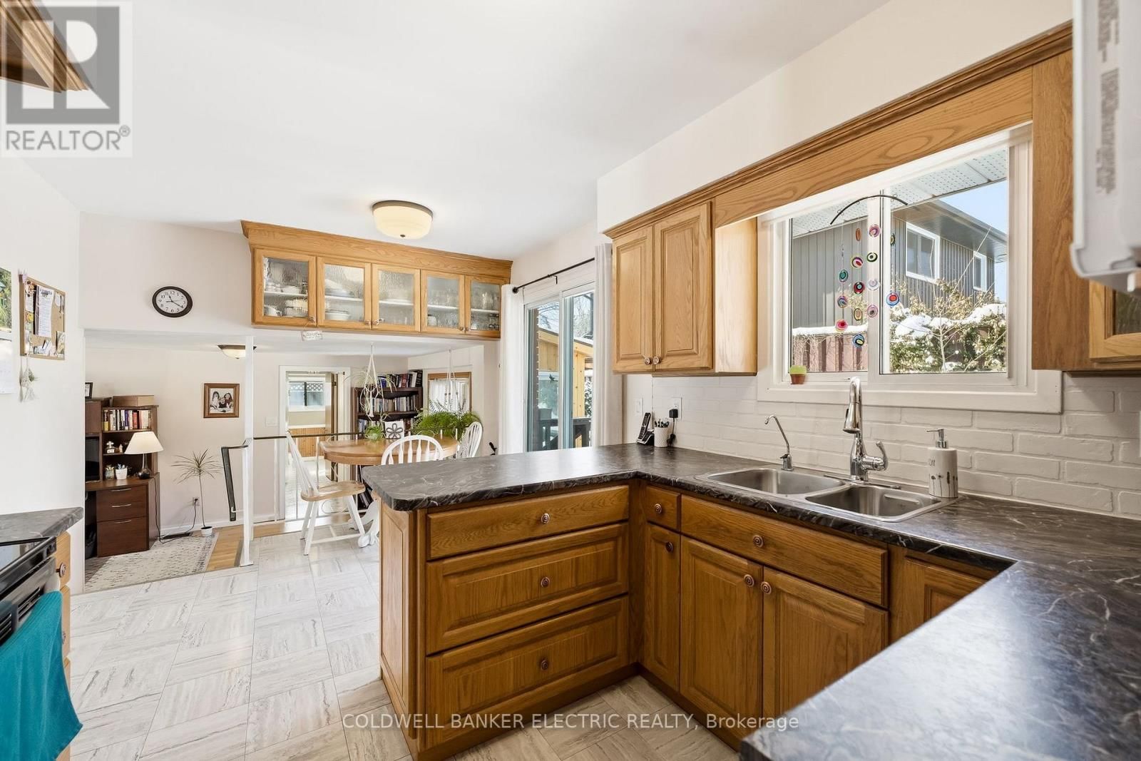 1341 HEATHER LANE Image 20