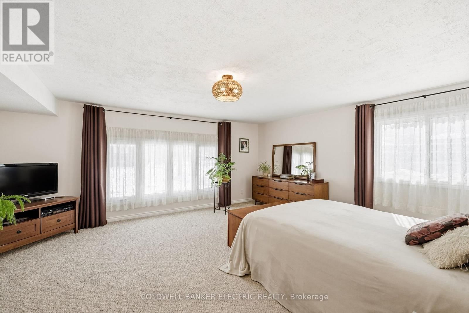 1341 HEATHER LANE Image 22