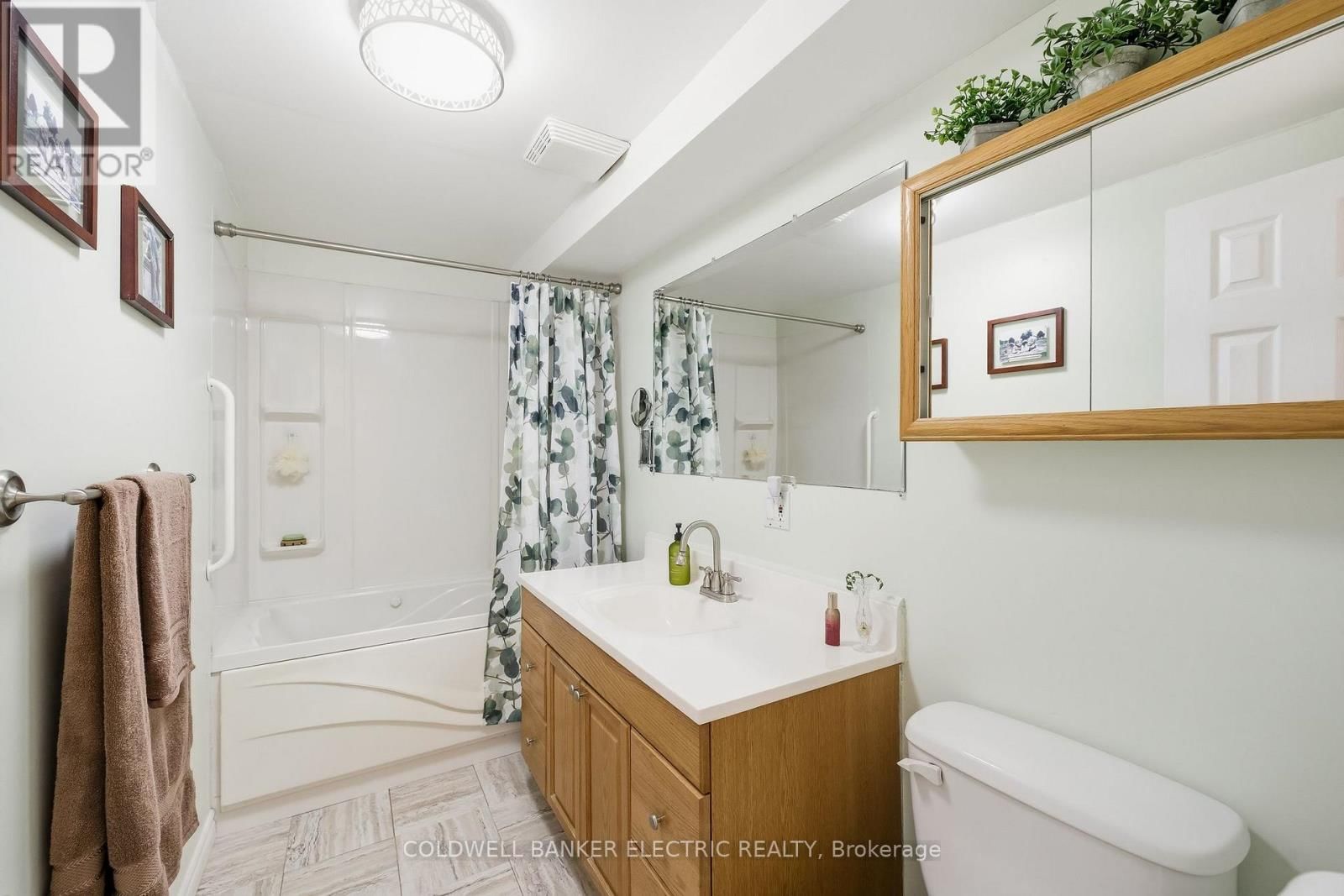 1341 HEATHER LANE Image 23