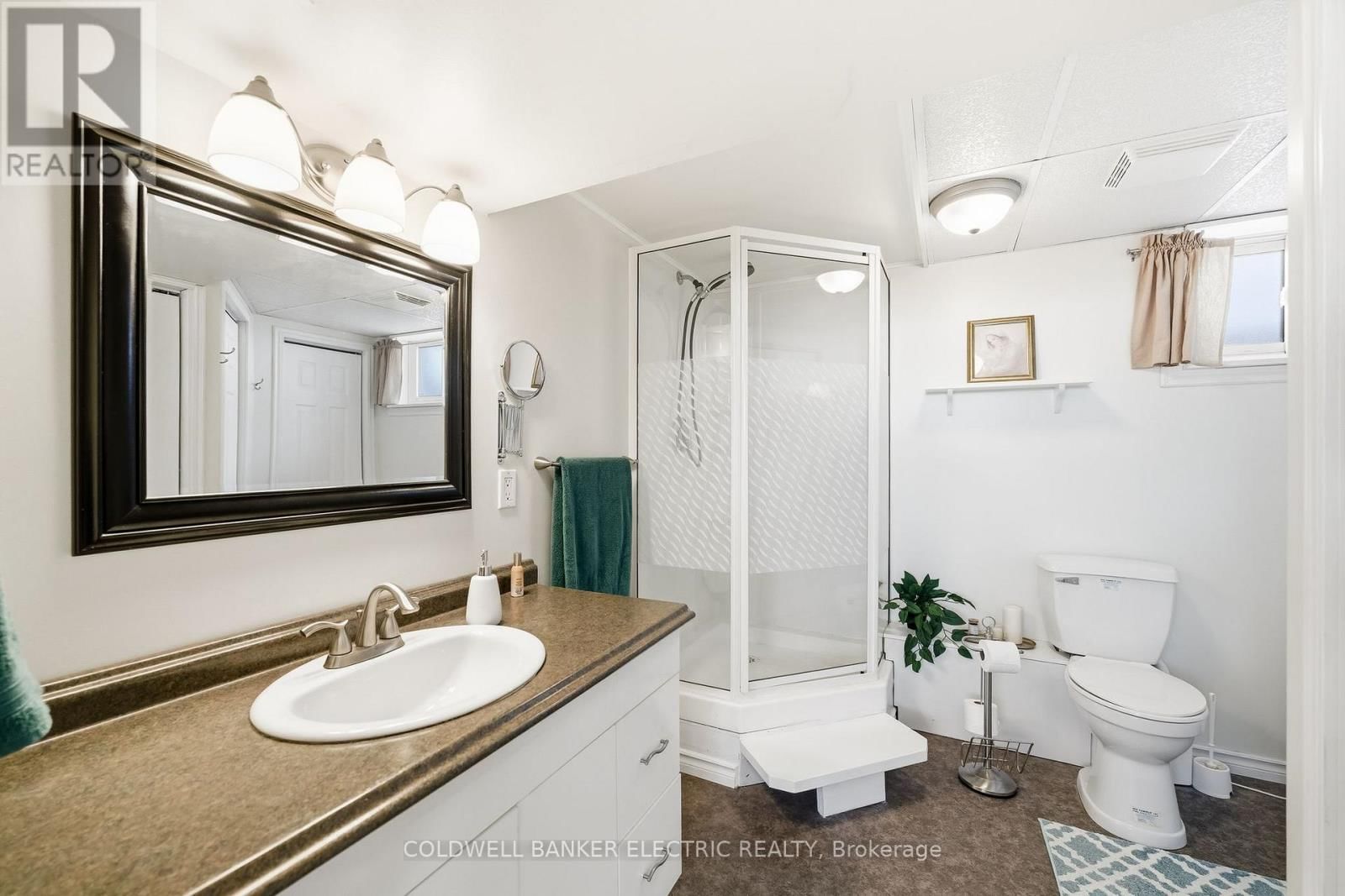 1341 HEATHER LANE Image 25