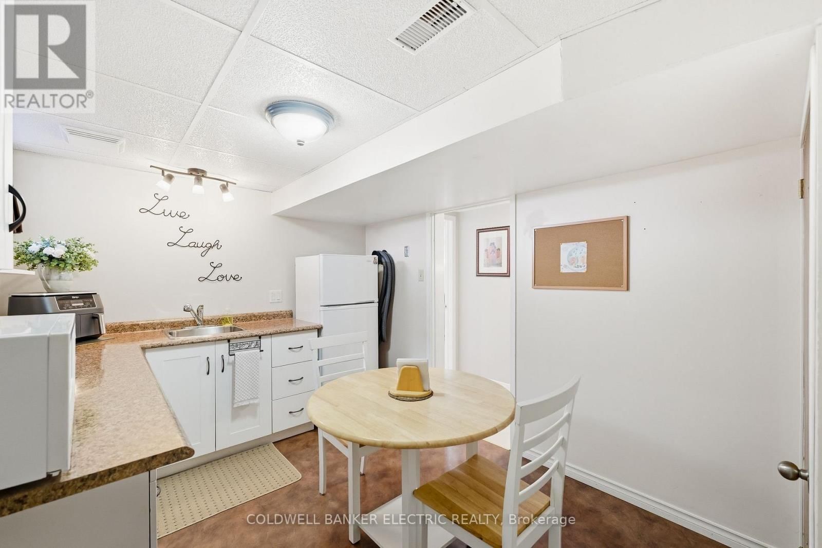 1341 HEATHER LANE Image 26