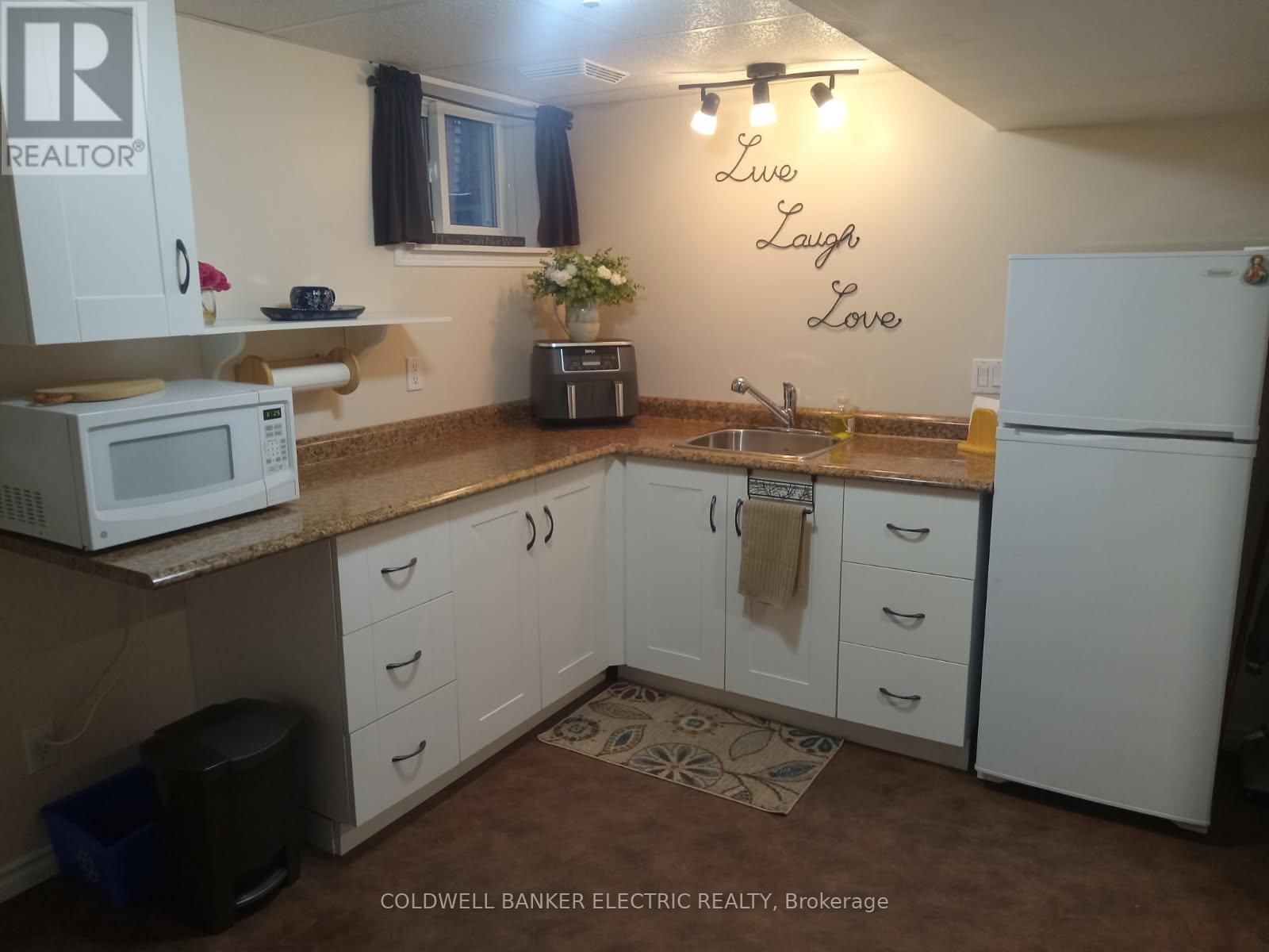 1341 HEATHER LANE Image 29