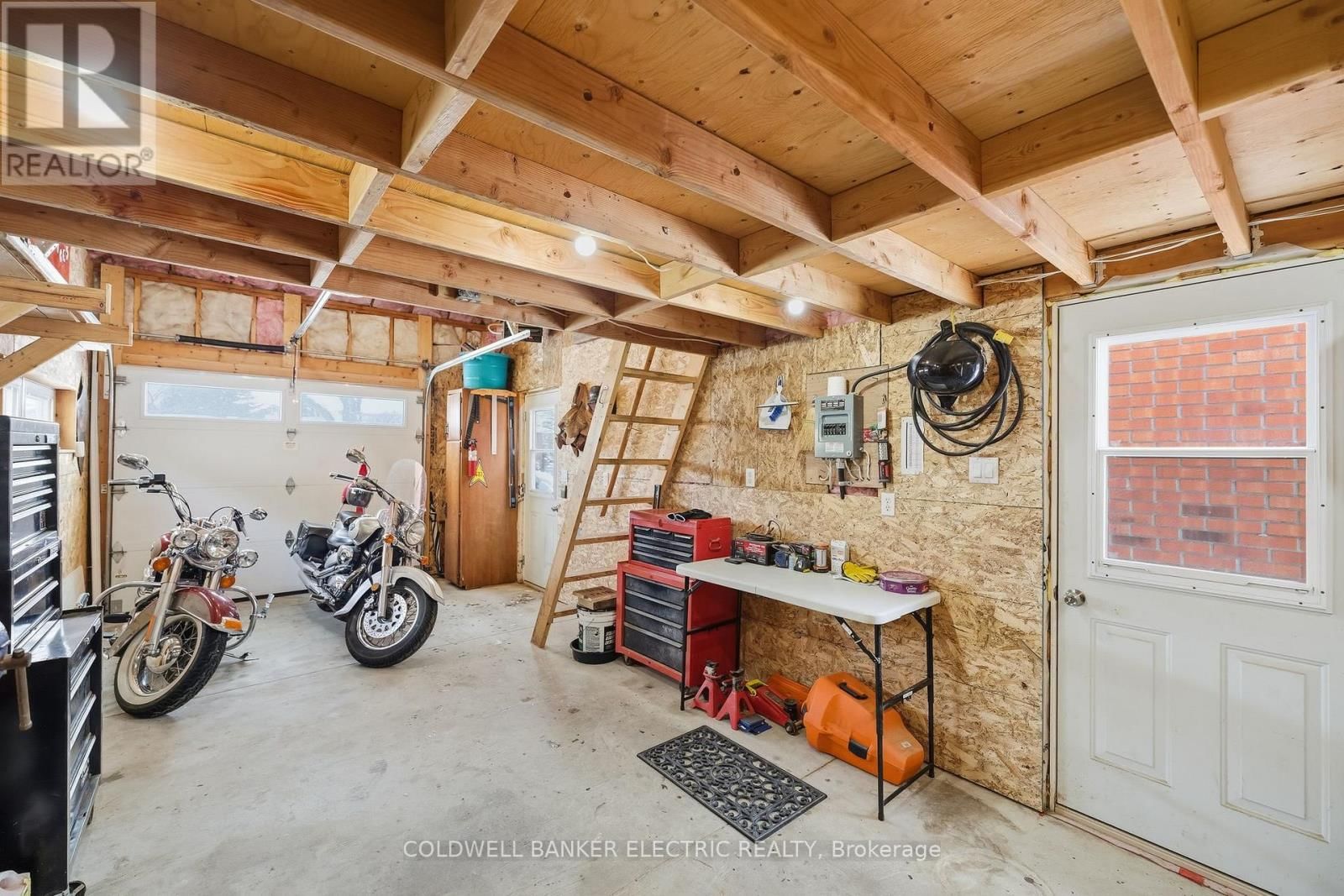 1341 HEATHER LANE Image 40