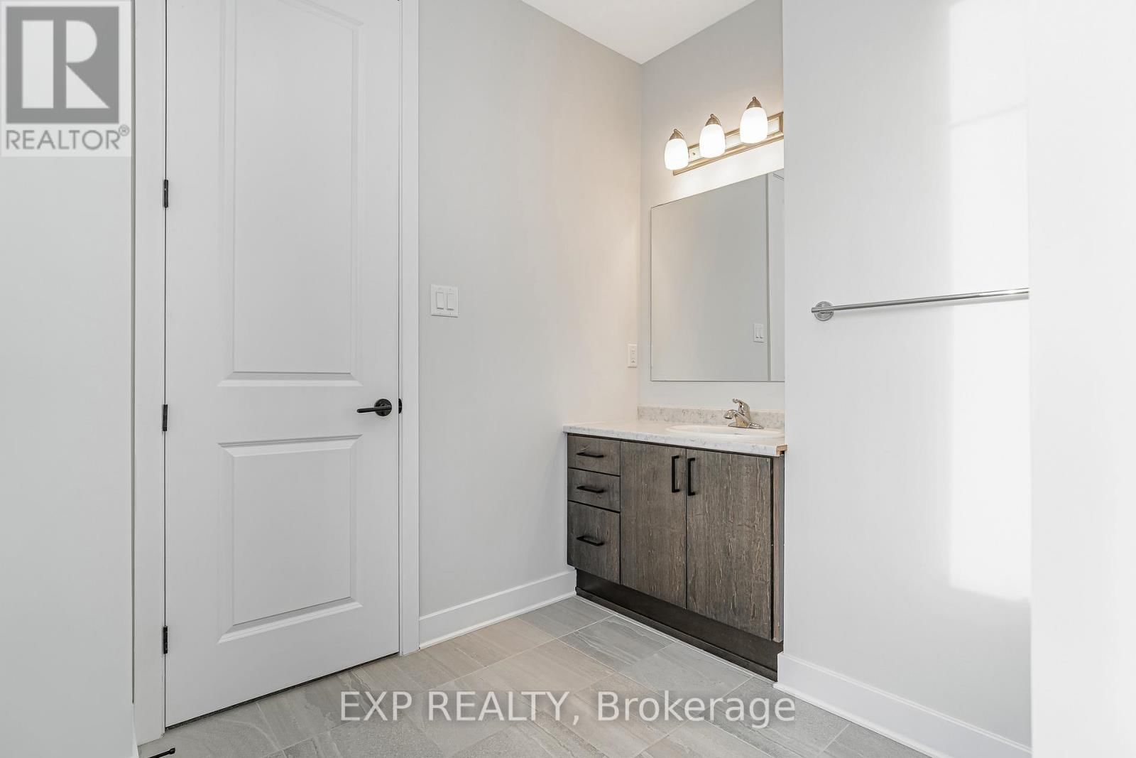 256 ANTLER COURT Image 35