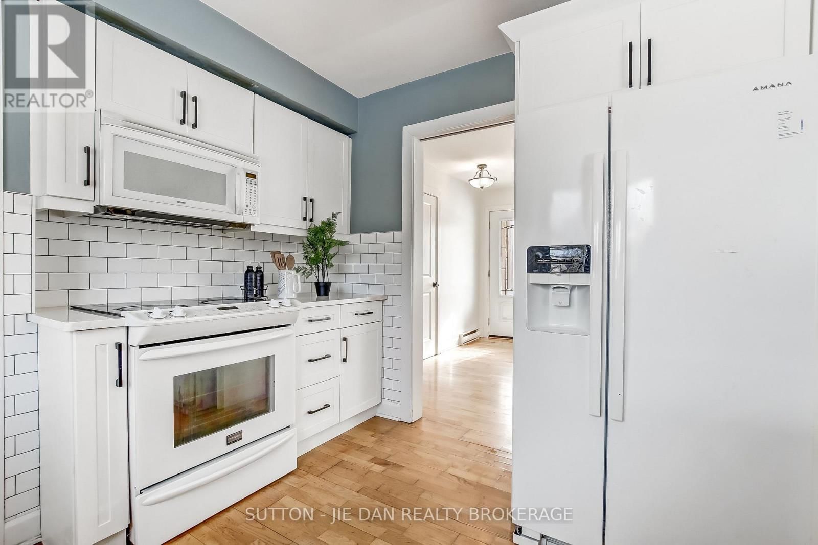 720 GRENFELL DRIVE Image 10