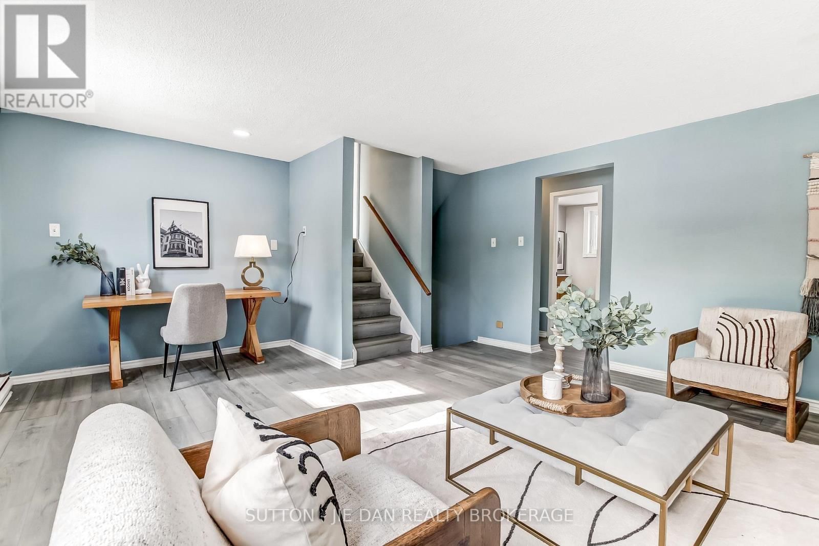 720 GRENFELL DRIVE Image 12