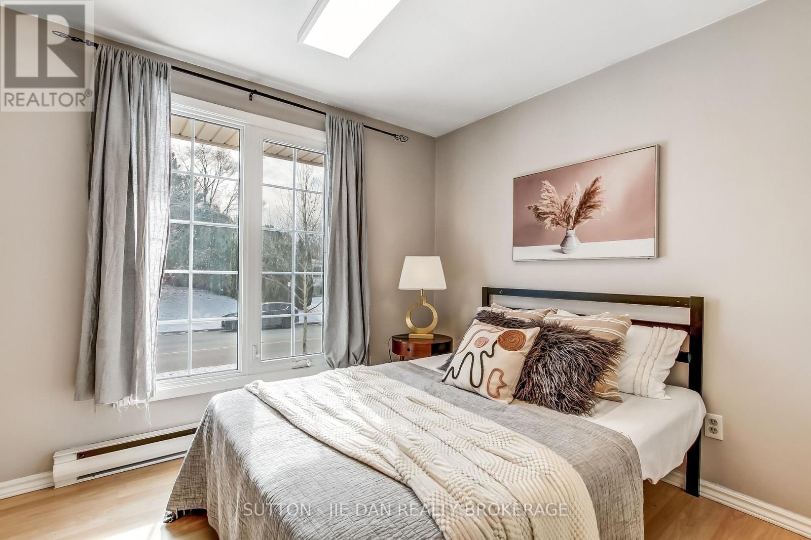 720 GRENFELL DRIVE Image 15