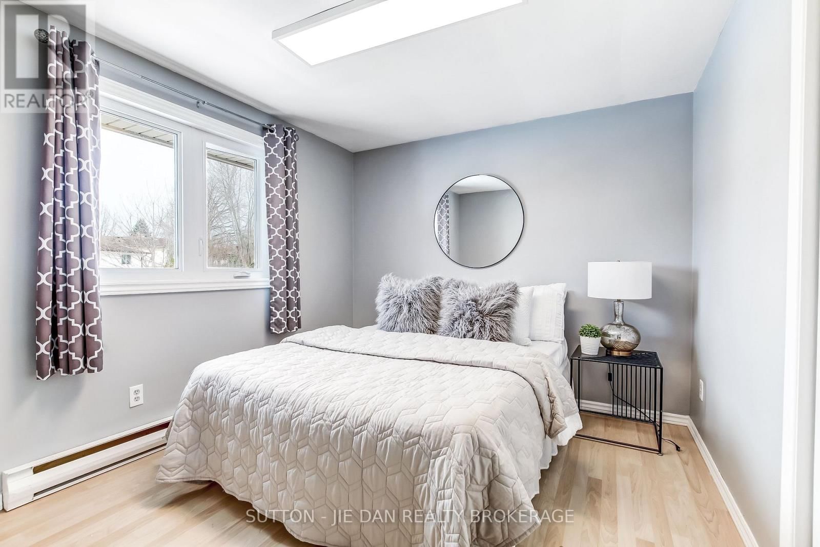 720 GRENFELL DRIVE Image 16