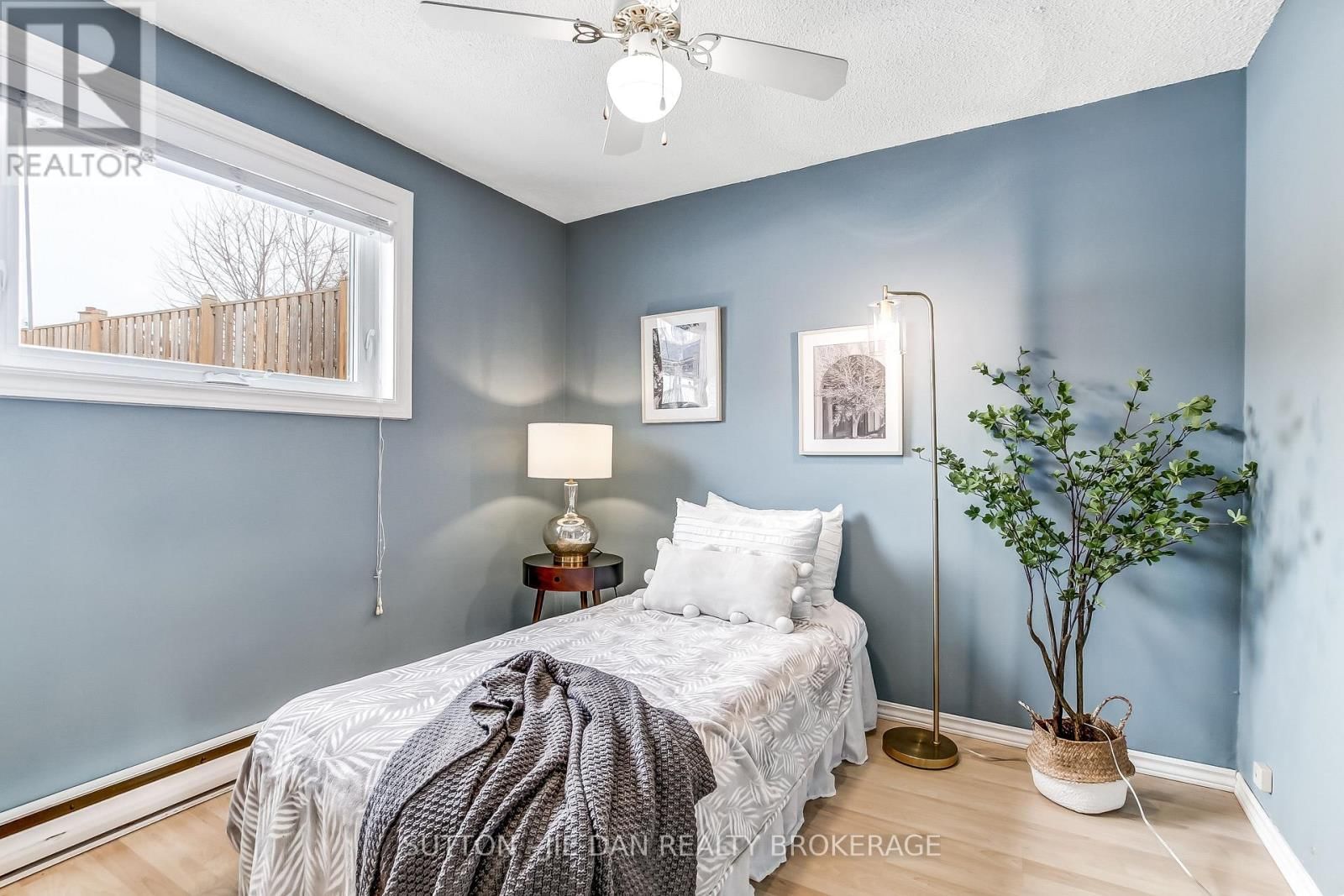 720 GRENFELL DRIVE Image 18