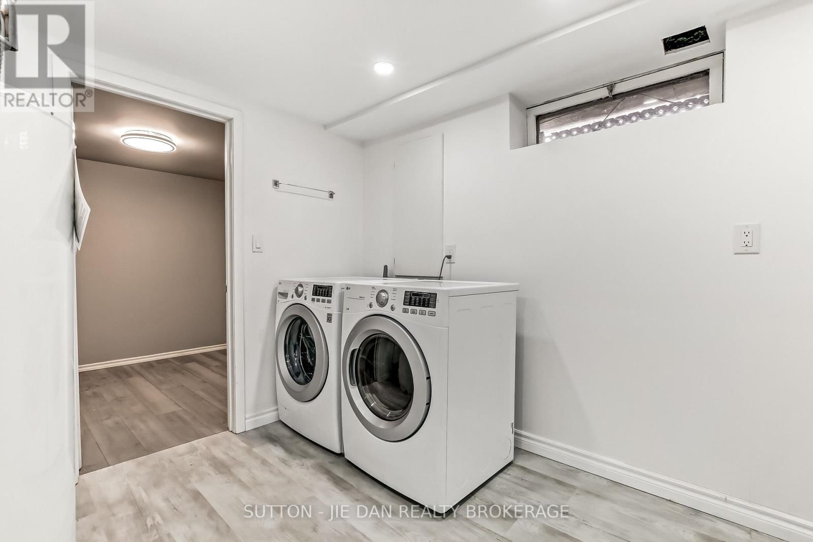 720 GRENFELL DRIVE Image 20