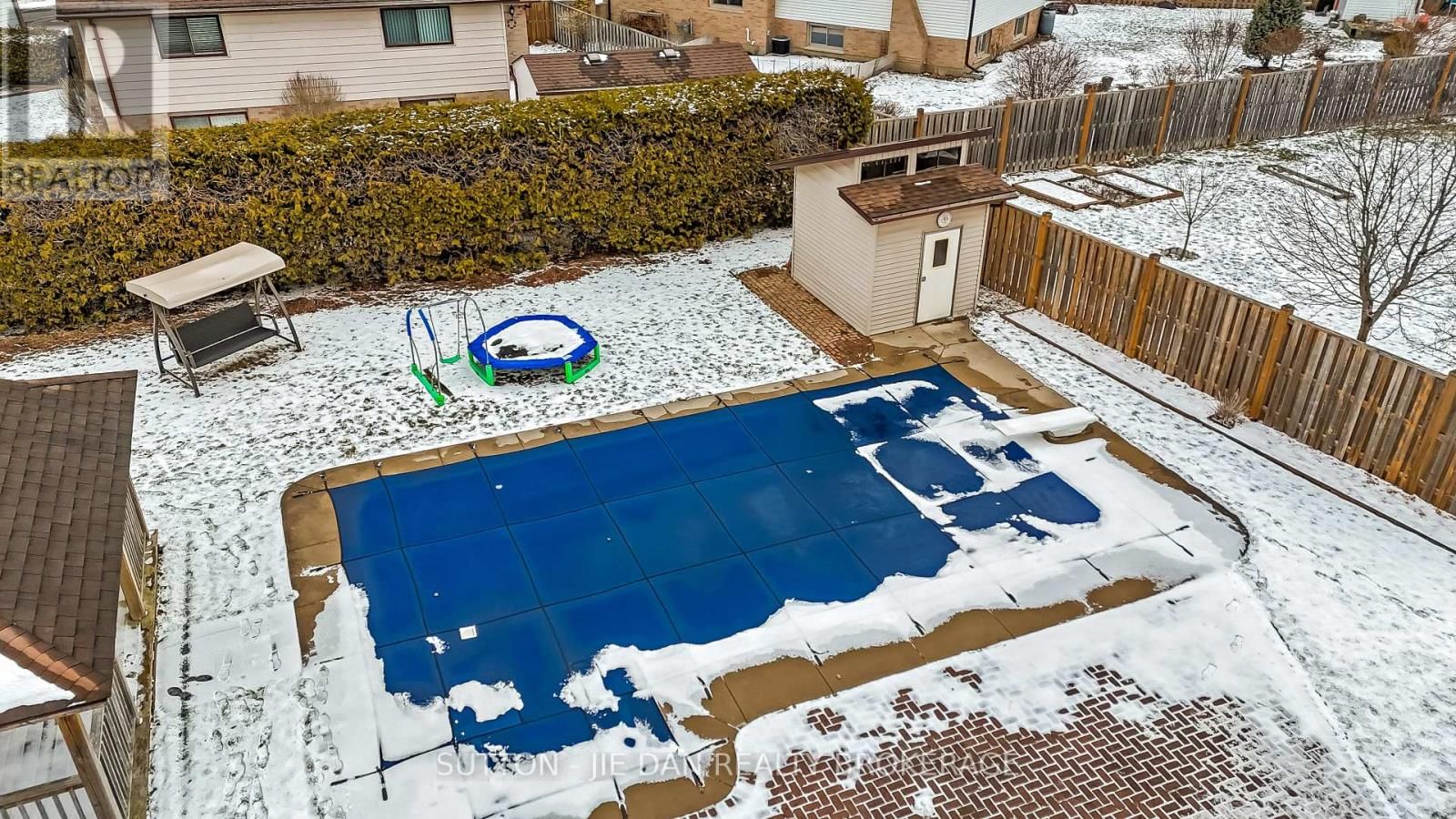 720 GRENFELL DRIVE Image 22