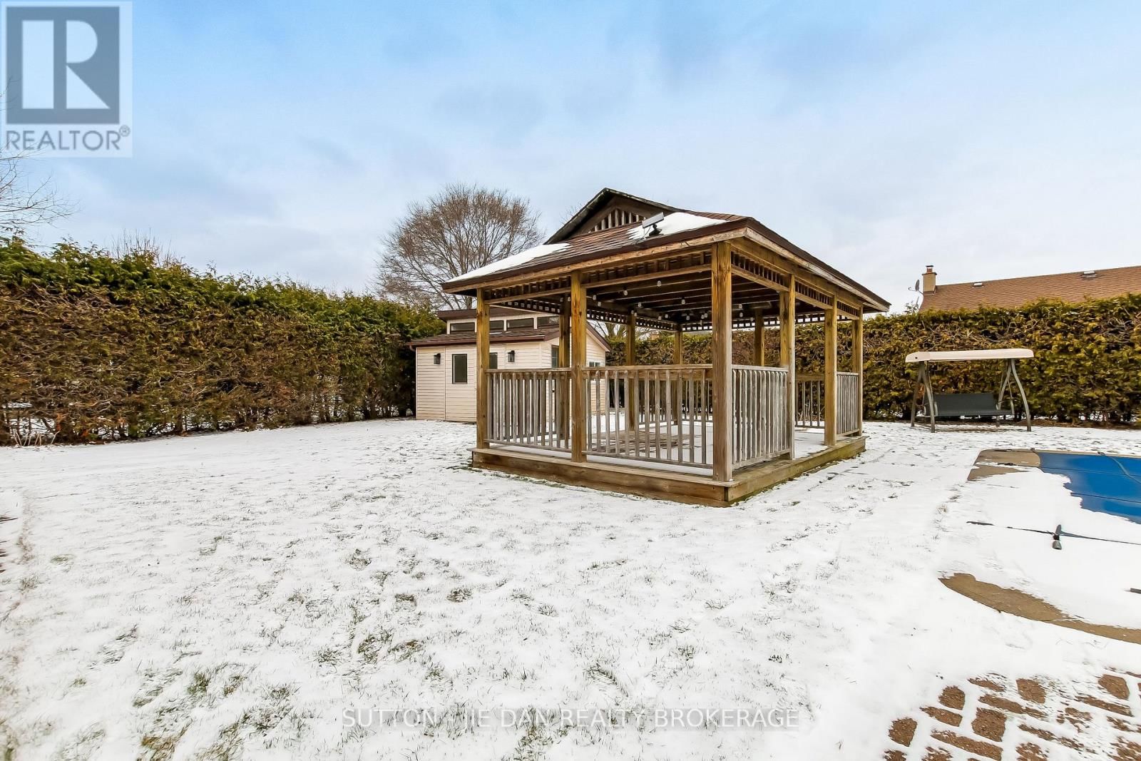 720 GRENFELL DRIVE Image 25