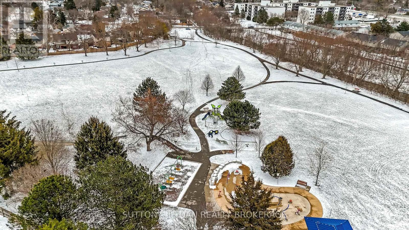 720 GRENFELL DRIVE Image 27