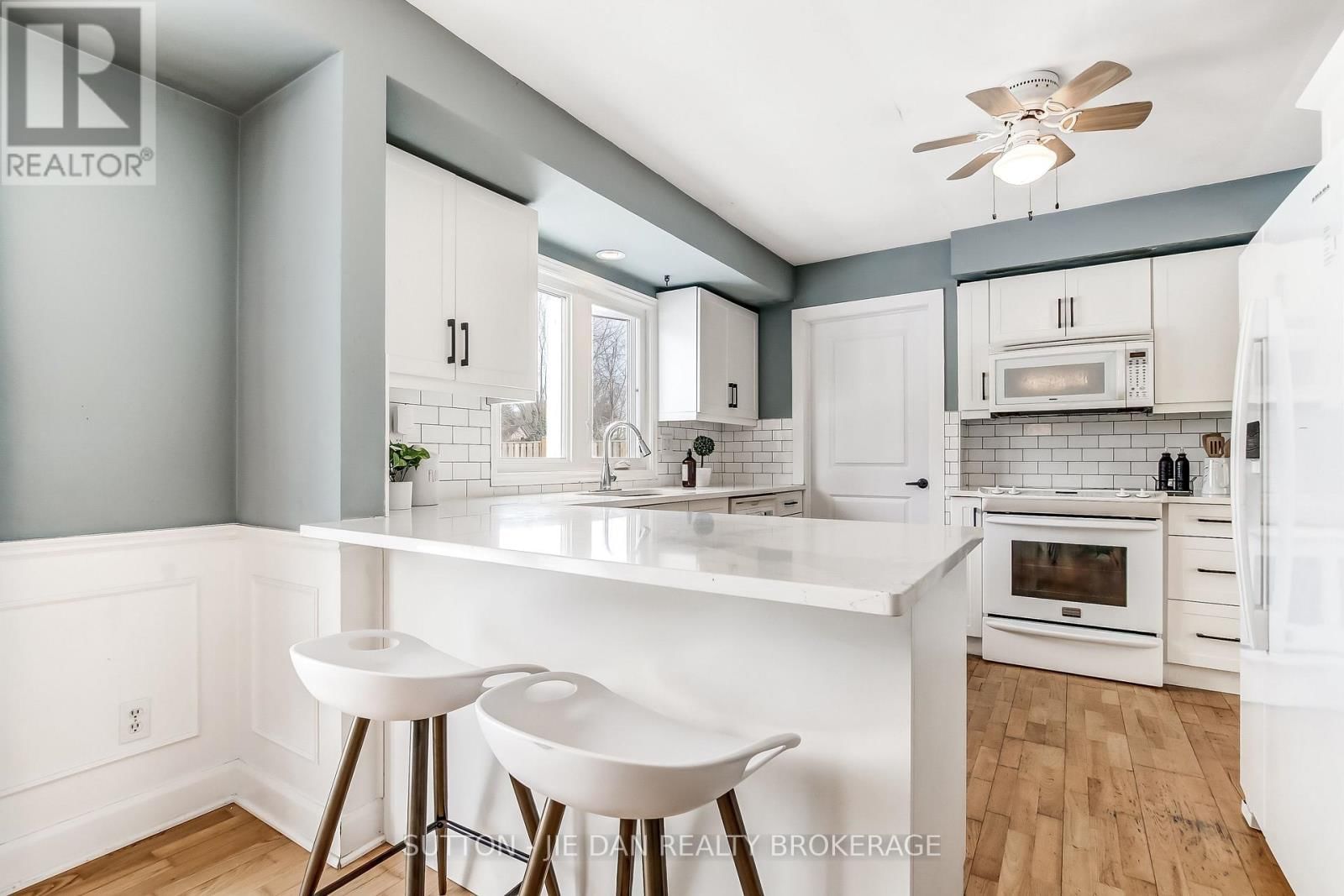 720 GRENFELL DRIVE Image 7