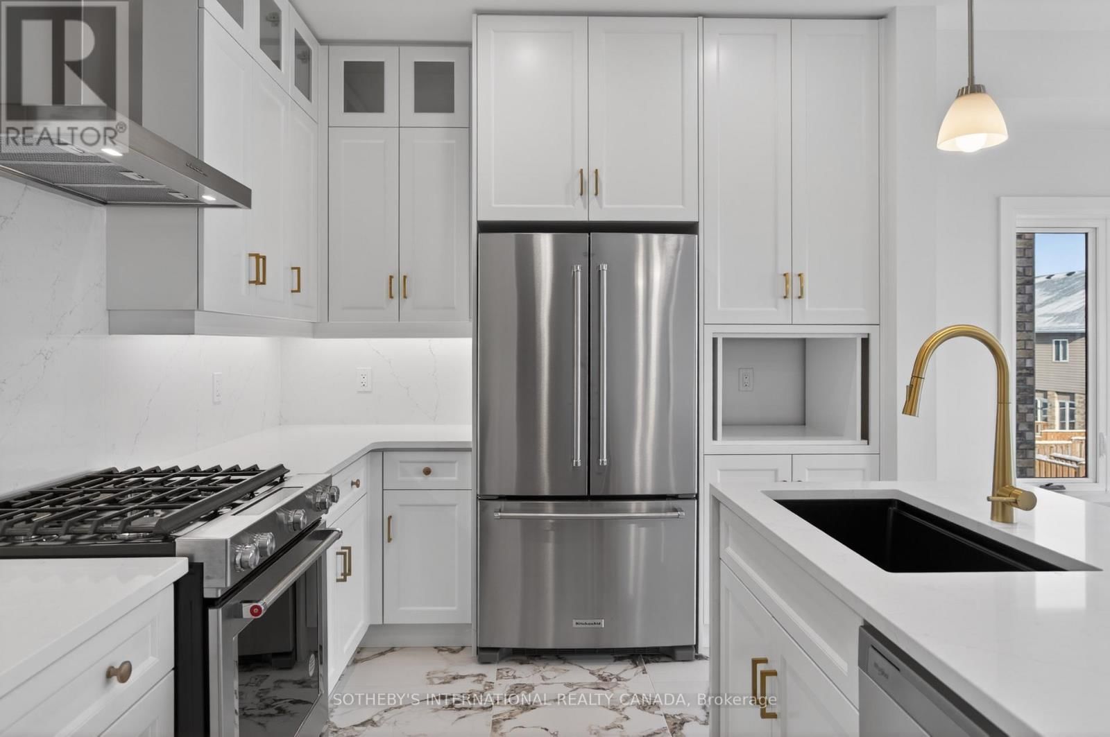 12 - 675 VICTORIA ROAD NORTH Image 11