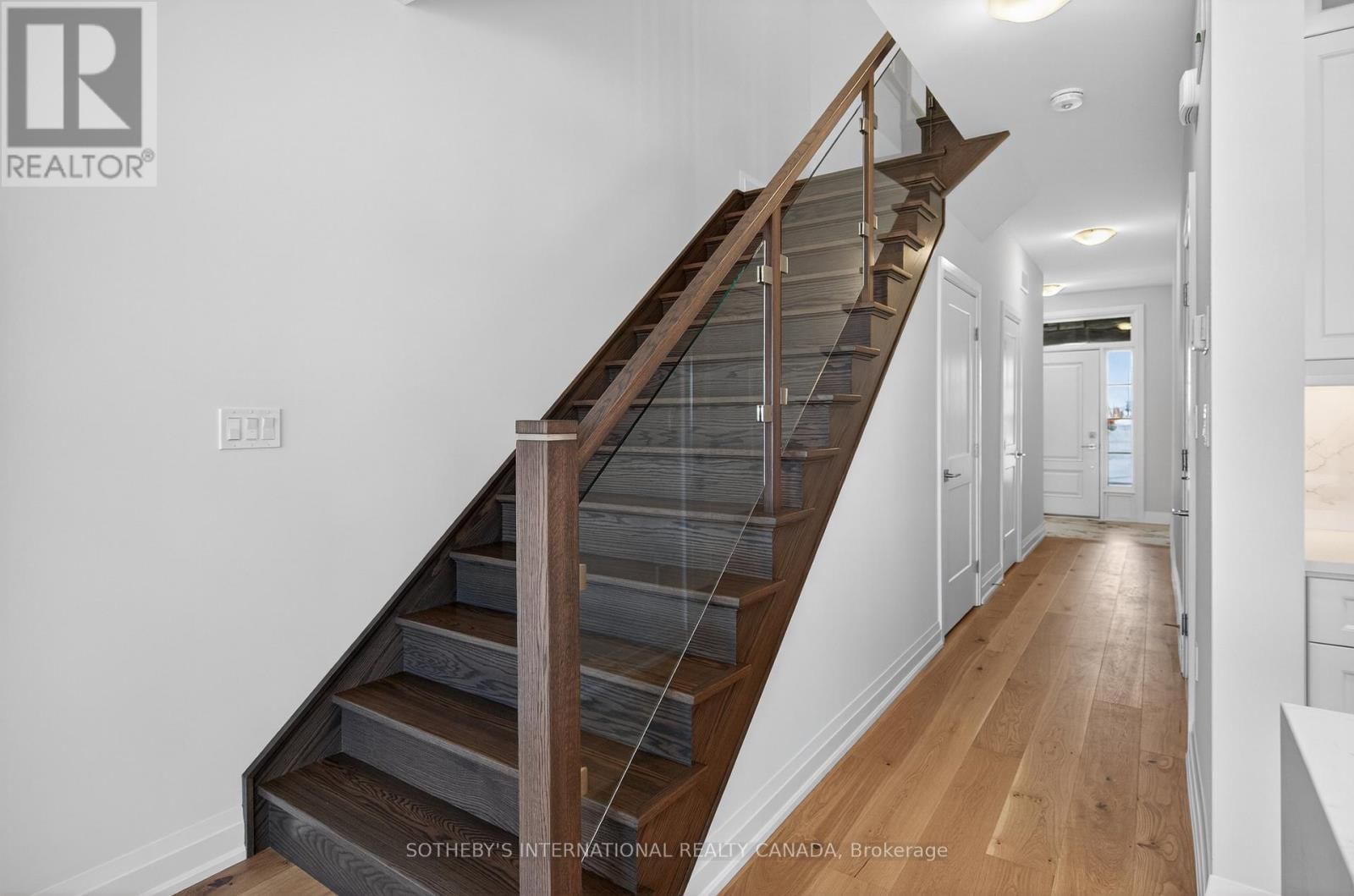 12 - 675 VICTORIA ROAD NORTH Image 14