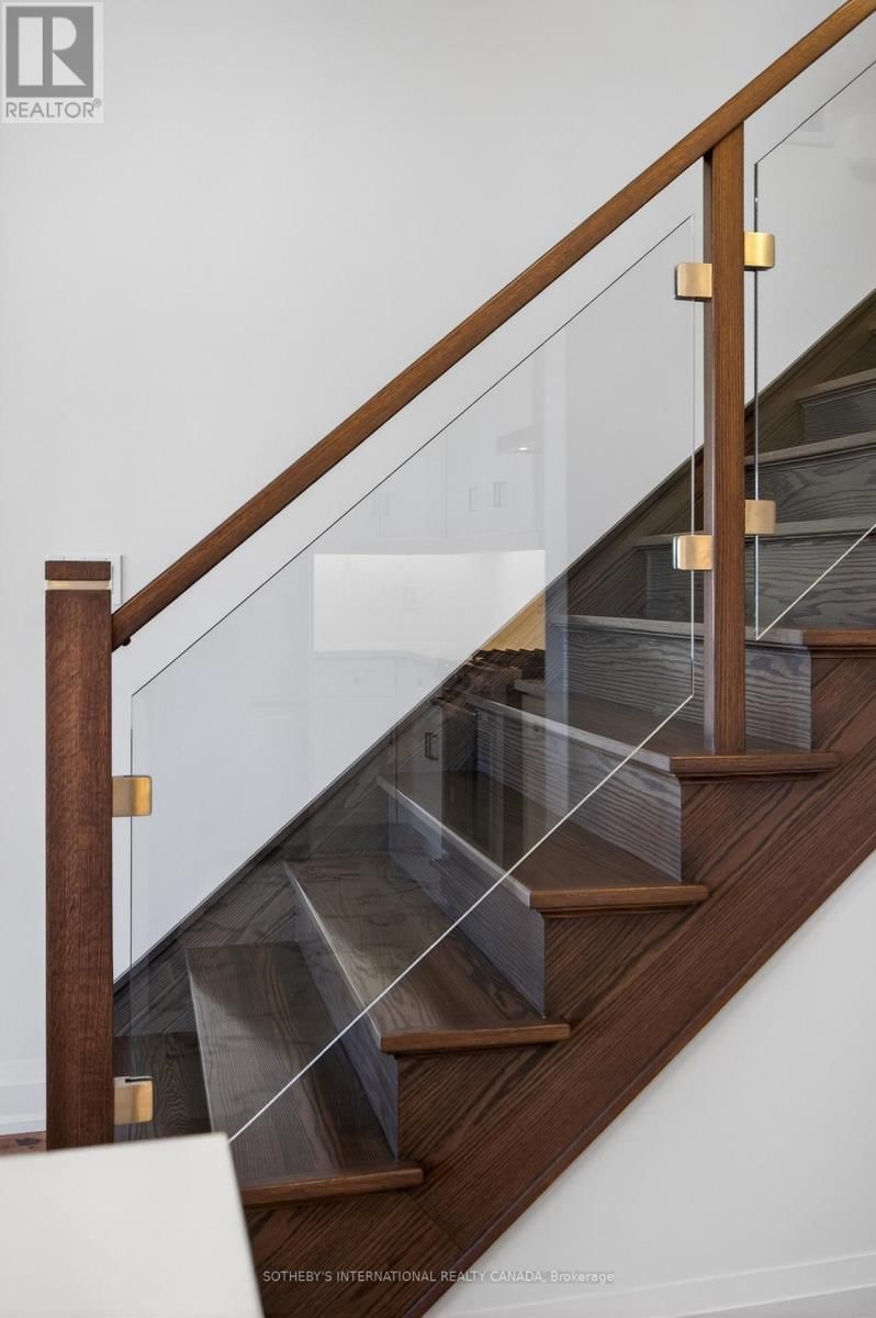 12 - 675 VICTORIA ROAD NORTH Image 16