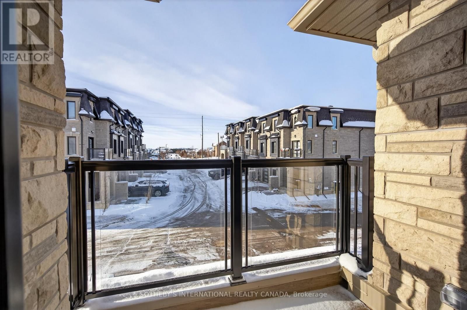 12 - 675 VICTORIA ROAD NORTH Image 18