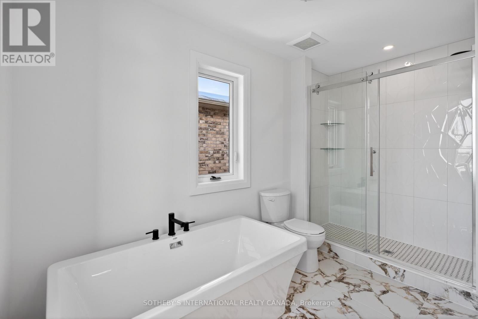 12 - 675 VICTORIA ROAD NORTH Image 21