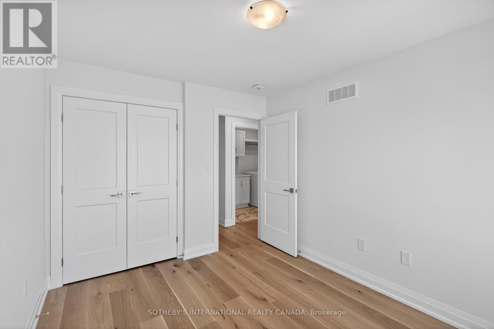 12 - 675 VICTORIA ROAD NORTH Image 24