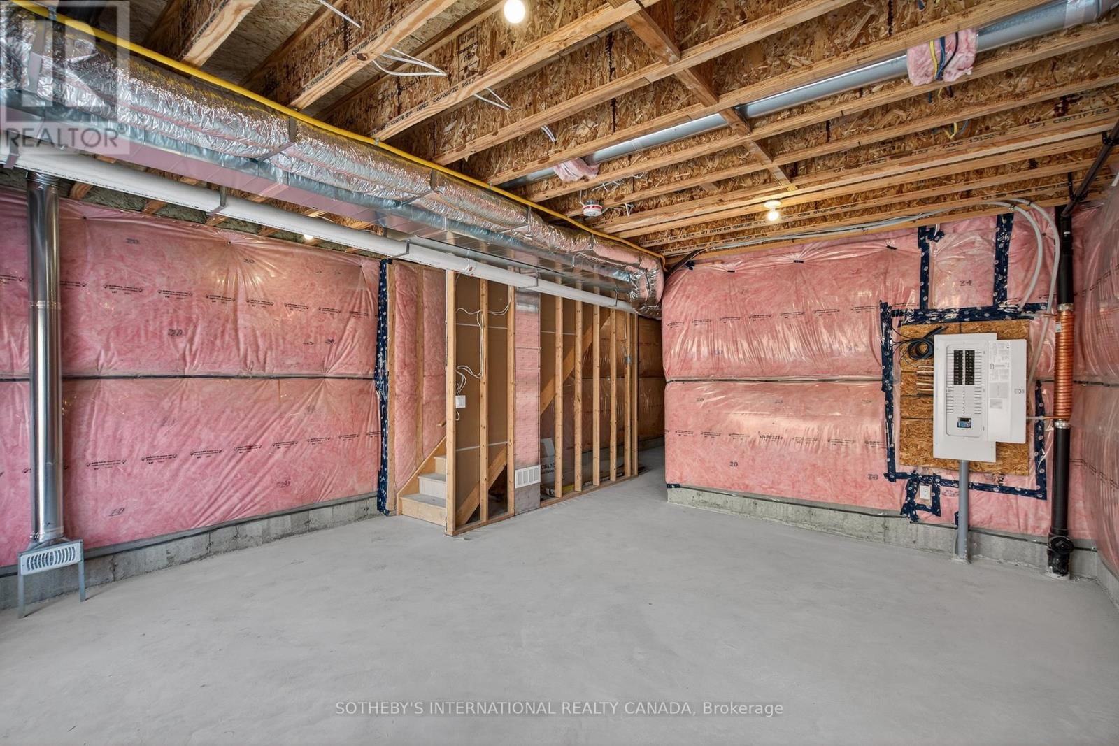 12 - 675 VICTORIA ROAD NORTH Image 32