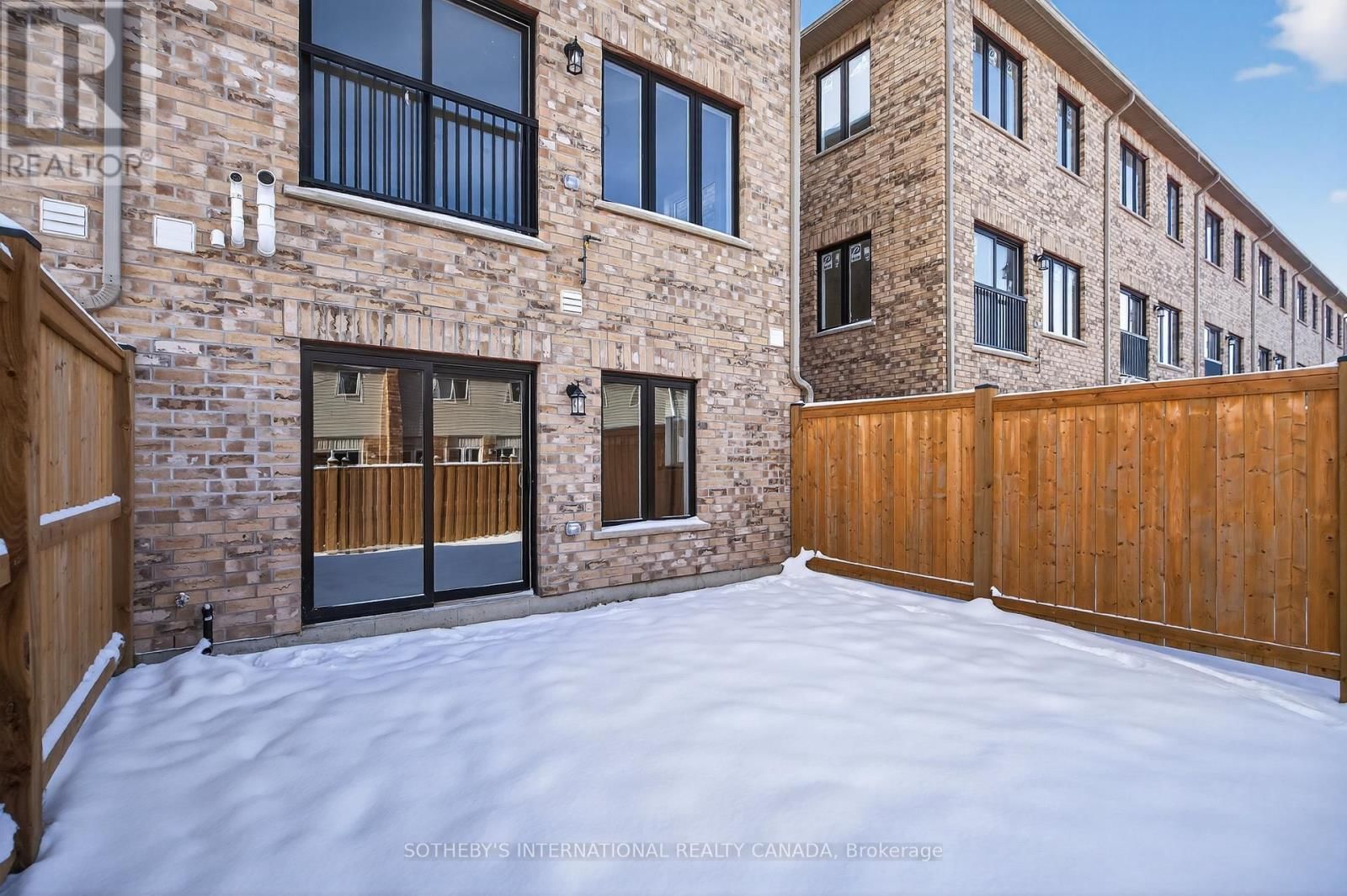 12 - 675 VICTORIA ROAD NORTH Image 34