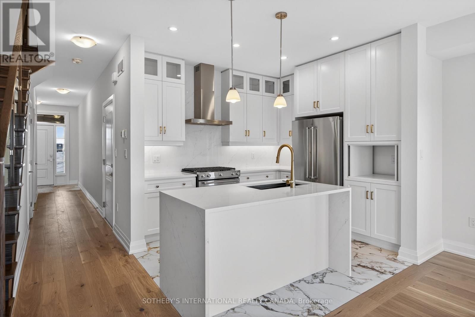 12 - 675 VICTORIA ROAD NORTH Image 7