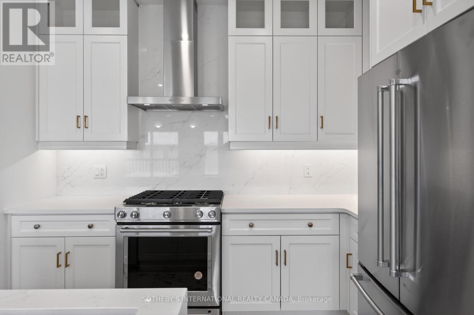 12 - 675 VICTORIA ROAD NORTH Image 9