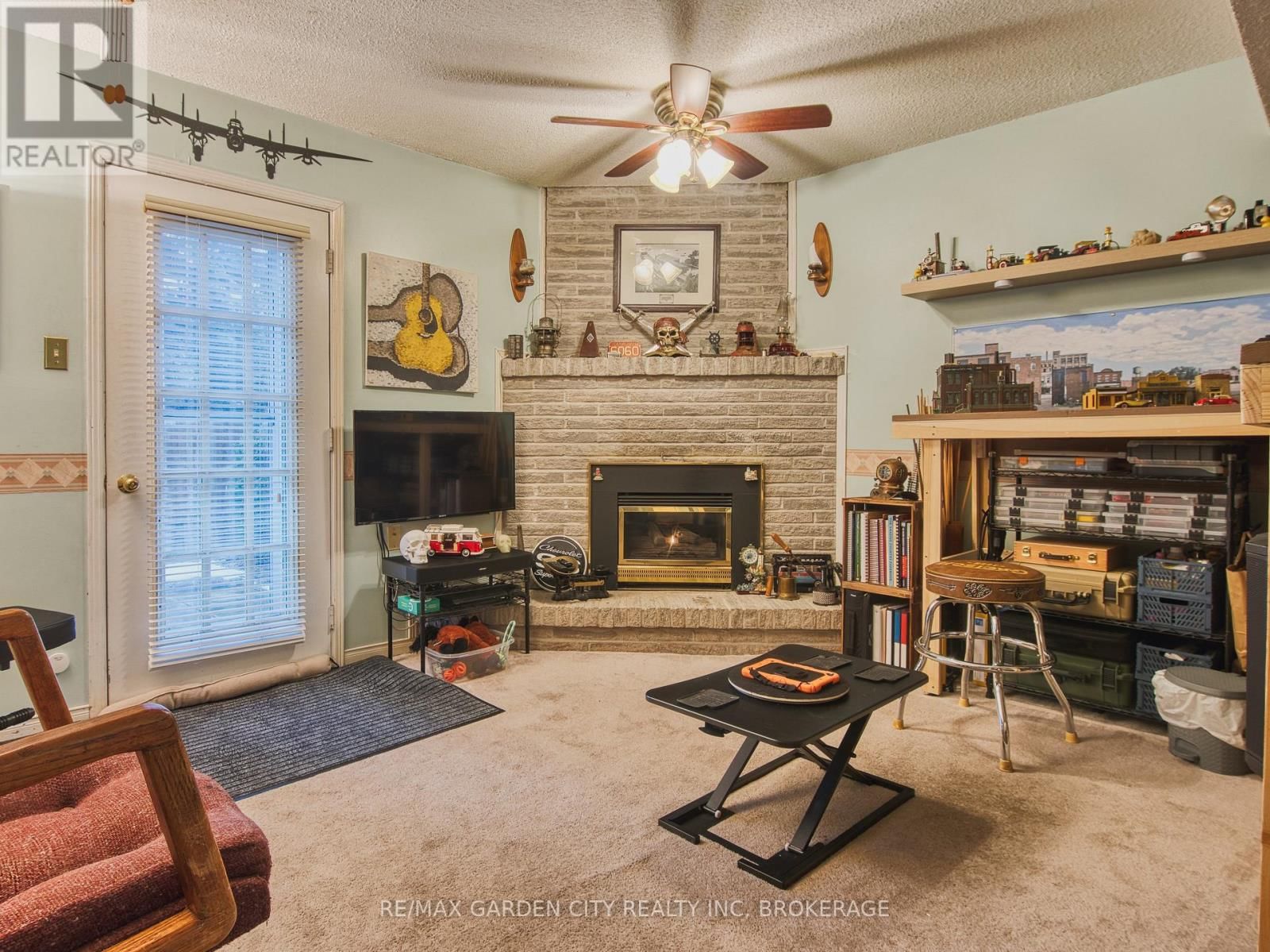 19 - 1155 PARAMOUNT DRIVE Image 11