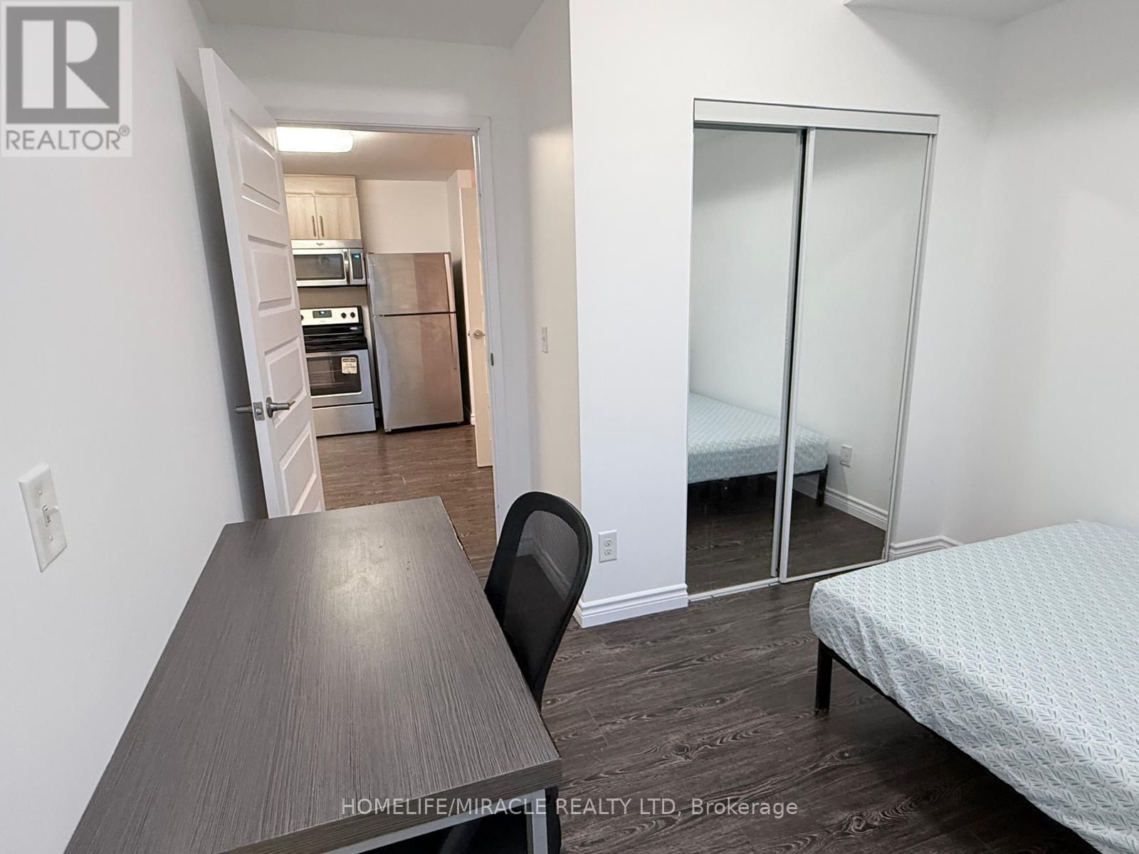 1202 - 158 KING STREET NORTH Image 14