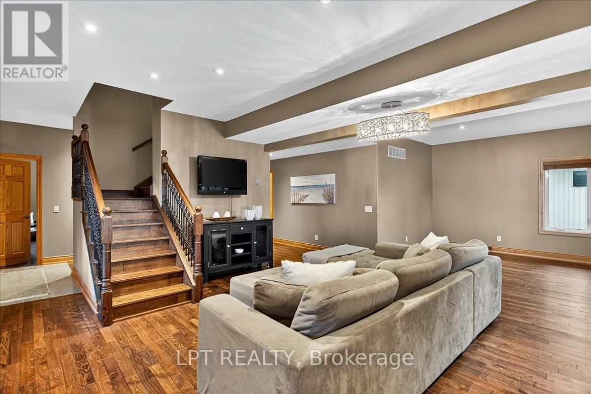 192 SUNSET BOULEVARD Image 10