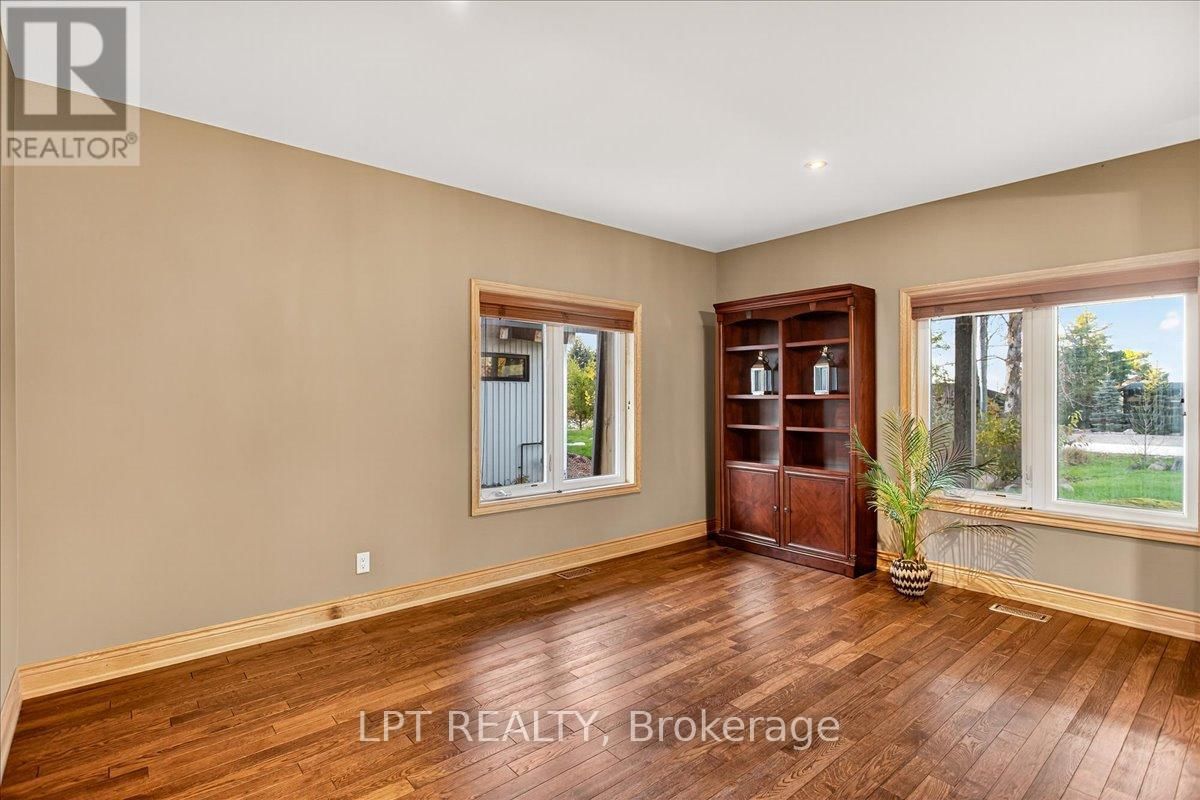 192 SUNSET BOULEVARD Image 12