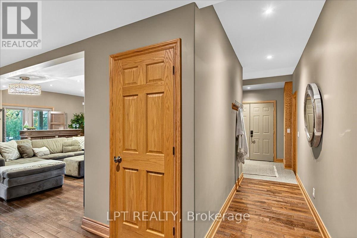 192 SUNSET BOULEVARD Image 14