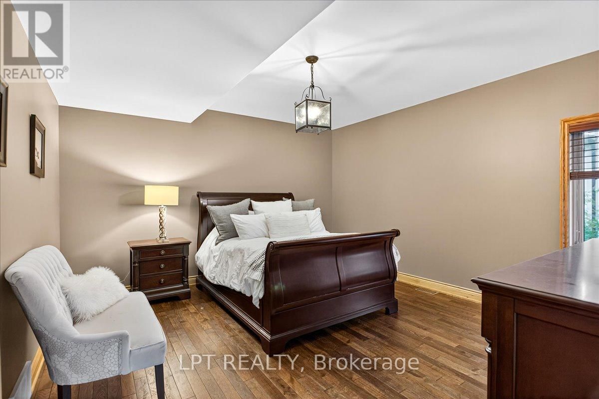 192 SUNSET BOULEVARD Image 15