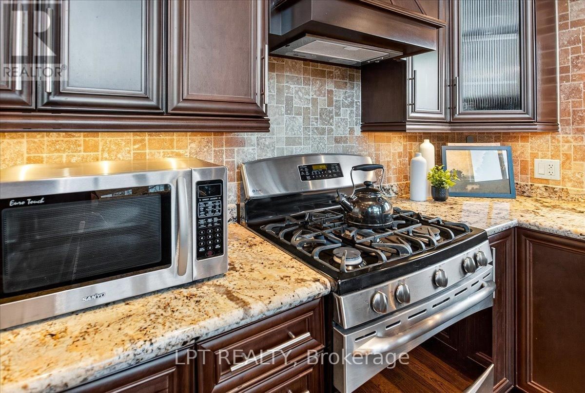 192 SUNSET BOULEVARD Image 28