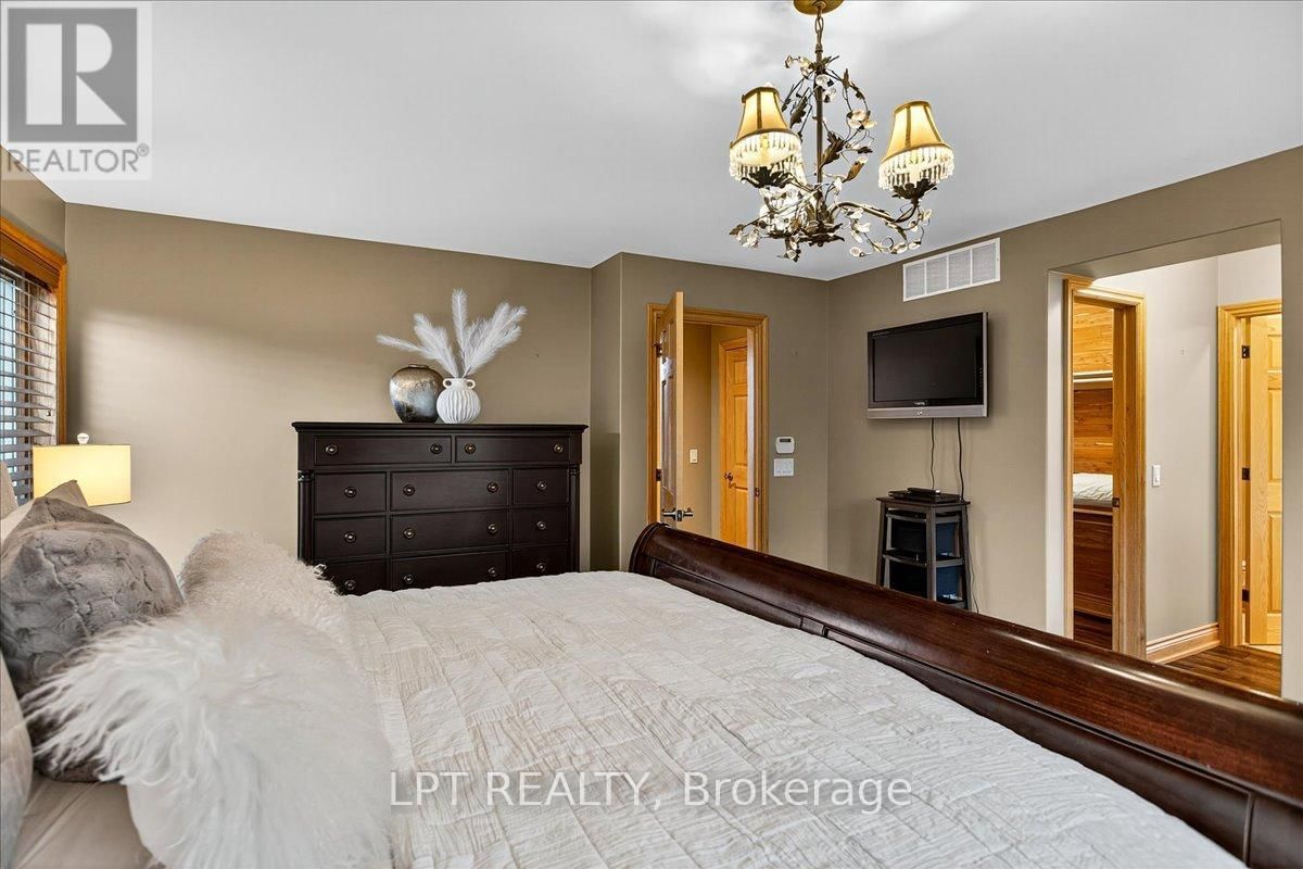 192 SUNSET BOULEVARD Image 31