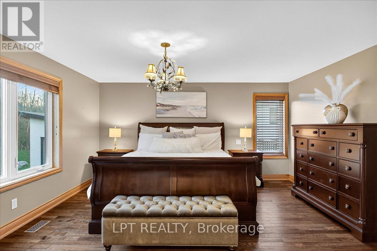 192 SUNSET BOULEVARD Image 32